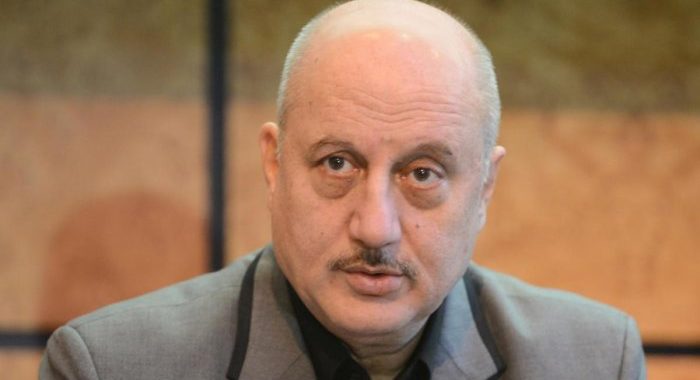 अनुपम खेर नहीं होंगे वरुण धवन-सारा अली खान अभिनीत फिल्म ‘कुली नं. 1’ की रीमेक का हिस्सा