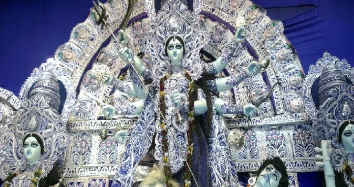 कोलकाता दुर्गा पूजा: कोविड-19 के बढ़ते मामलों के बीच नई गाइडलाइंस जारी, लगेंगे हजारों पंडाल
